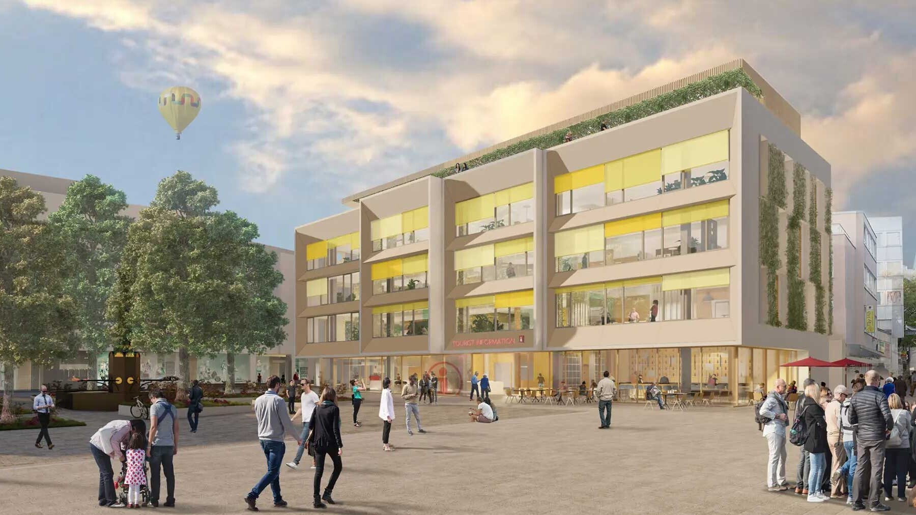 Visualisierung: Ein mehrstöckiges Gebäude mit begrünter Dachterrasse. Vor dem Gebäude tummeln sich Menschen. Links vor dem Gebäude befinden sich schattenspendende Bäume und der Marktplatz-Brunnen.