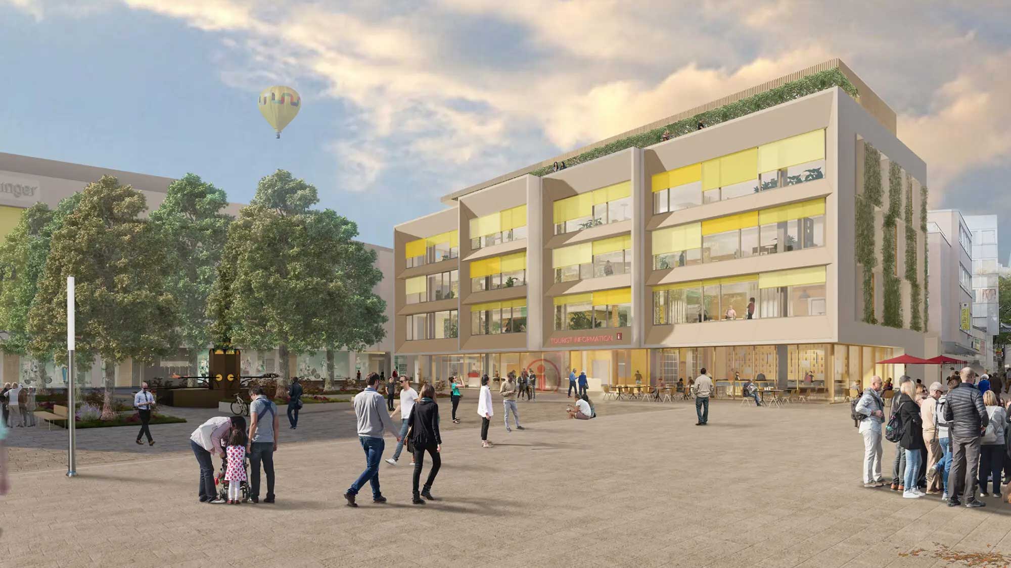 Visualisierung: Ein mehrstöckiges Gebäude mit begrünter Dachterrasse. Vor dem Gebäude tummeln sich Menschen. Links vor dem Gebäude befinden sich schattenspendende Bäume und der Marktplatz-Brunnen.