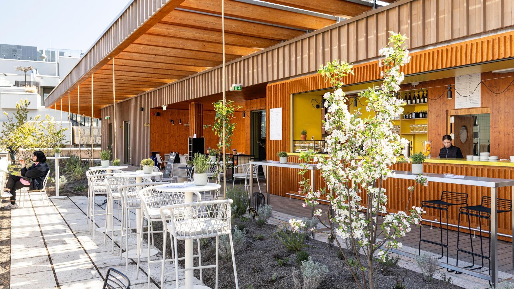 Dachterrasse, Blick zur Theke, SMG, Sarah Schmid